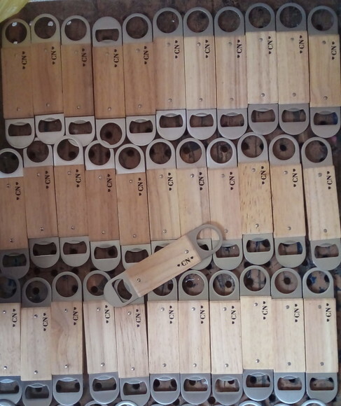 Abridor de Garrafa Madeira Personalizado