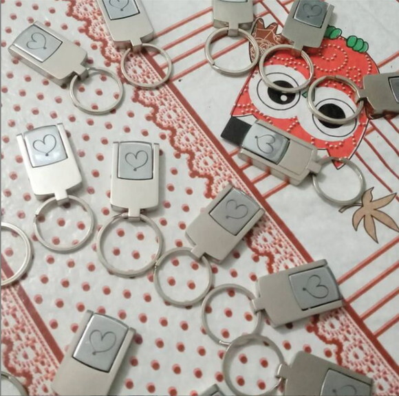 Mini Pen Drive 4GB Giratório