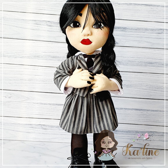 Wandinha Addams em Tecido - 1 Boneca