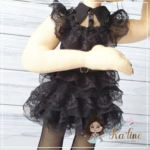 Wandinha Addams em Tecido - 1 Boneca