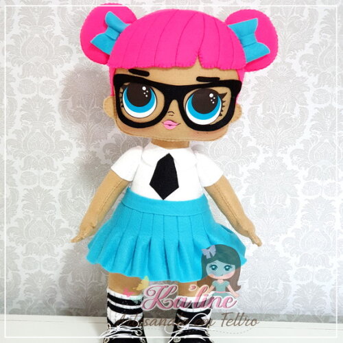 LOL Teacher- Boneca em Feltro