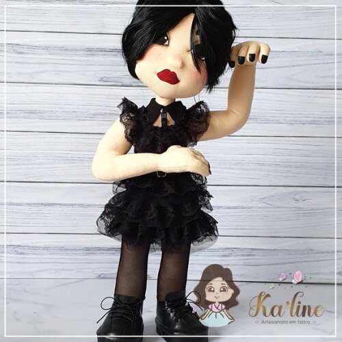 Wandinha Addams em Tecido - 1 Boneca