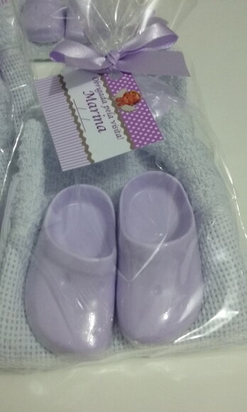 Sabonete Crocs Lilás com Toalhinha