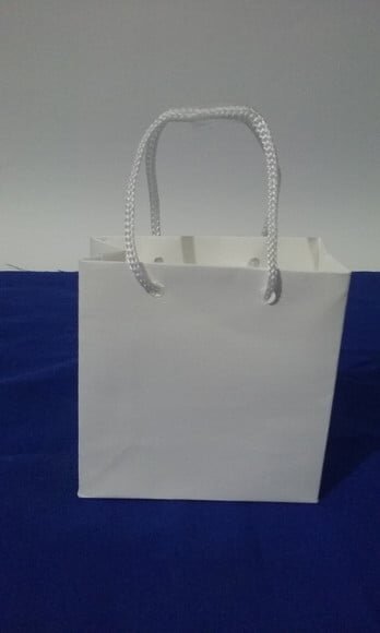 SACOLA DE CARTOLINA  10X10x4  gramatura 180gr C/ 25UNDS.