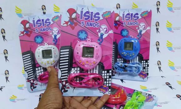Tamagotchi Bichinho Virtual Spider Gwen