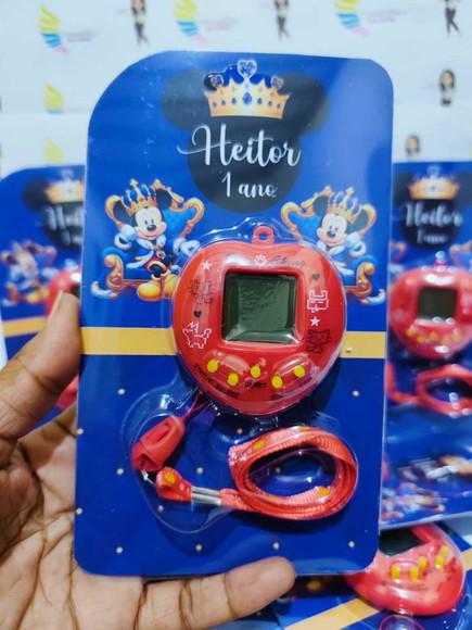 Tamagotchi Bichinho Virtual Tema Mickey Realeza