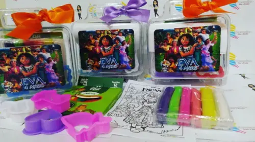 Kit Diversão na Maleta Acrílica Encanto