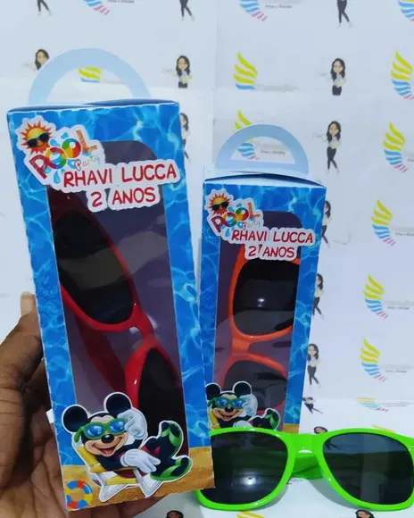 Óculos de Sol na Caixa Personalizada - Mickey Praia