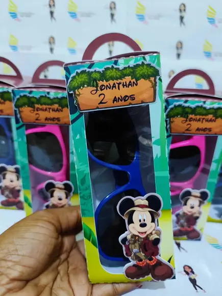 Óculos de Sol na Caixa Personalizada - Mickey Safari