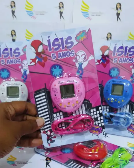 Tamagotchi Bichinho Virtual Spider Gwen