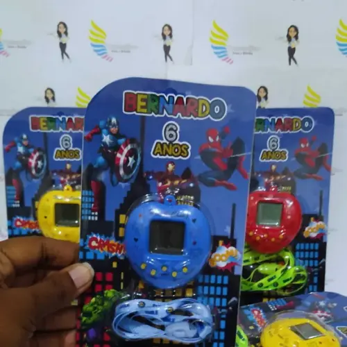 Tamagotchi Bichinho Virtual Tema Vingadores