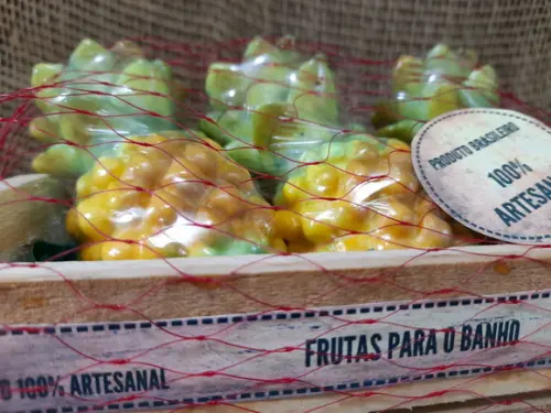 Caixote Abacaxis para o Banho