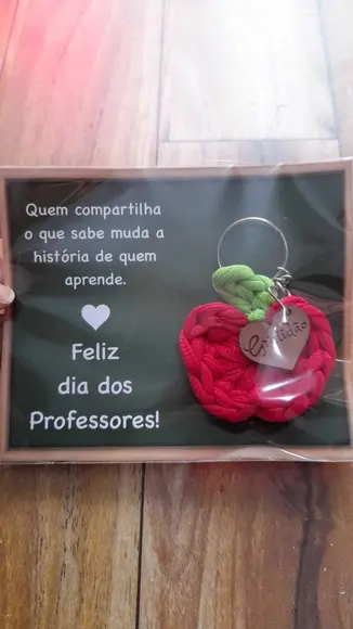 Chaveiro Maçã Fio de Malha