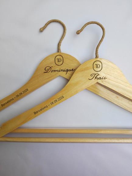 2 Cabides para Casamento Personalizados