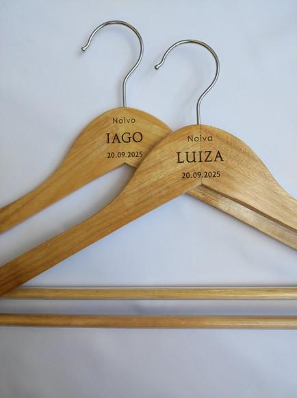 2 Cabides para Casamento Personalizados