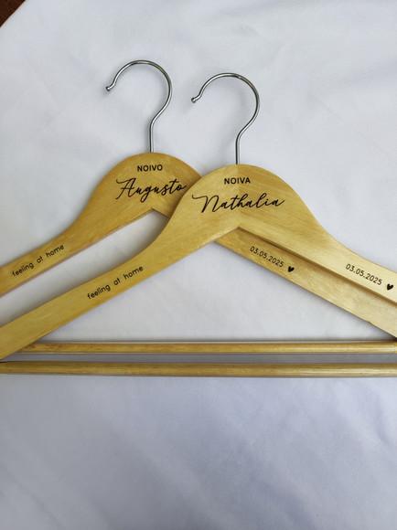2 Cabides para Casamento Personalizados