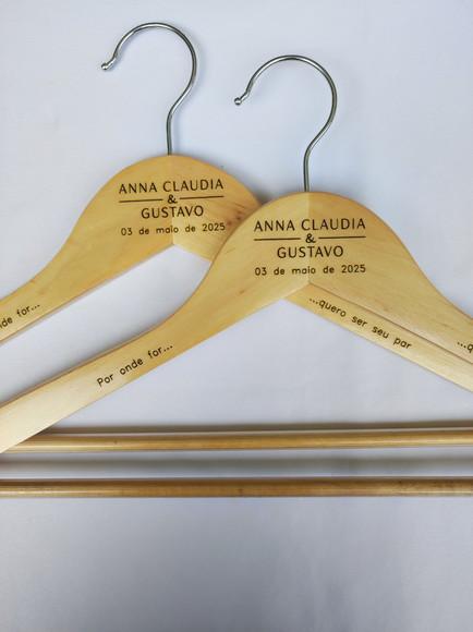 2 Cabides para Casamento Personalizados