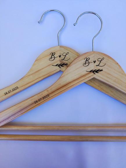 2 Cabides para Casamento Personalizados