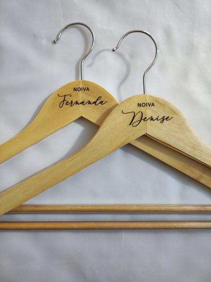 2 Cabides para Casamento Personalizados