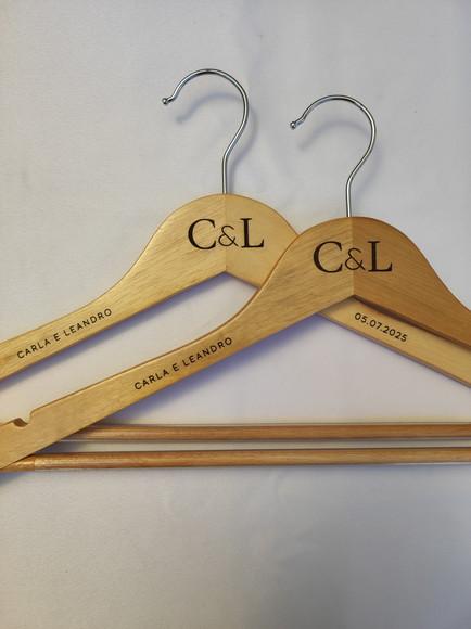 2 Cabides para Casamento Personalizados