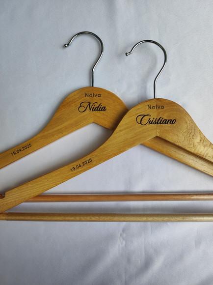 2 Cabides para Casamento Personalizados