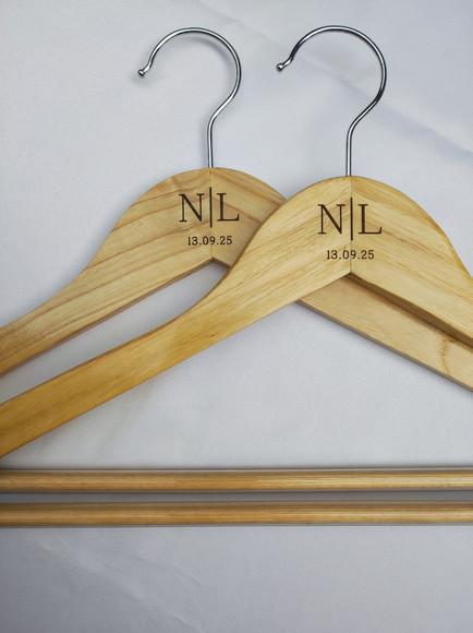 2 Cabides para Casamento Personalizados