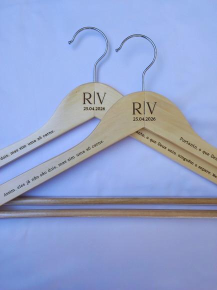 2 Cabides para Casamento Personalizados