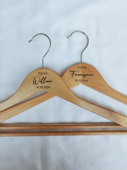 2 Cabides para Casamento Personalizados
