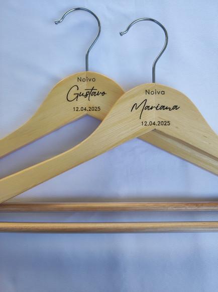 2 Cabides para Casamento Personalizados