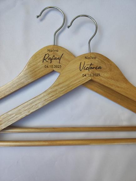 2 Cabides para Casamento Personalizados