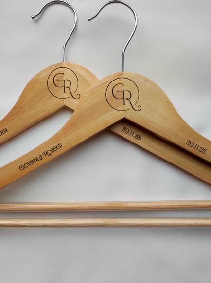 2 Cabides para Casamento Personalizados