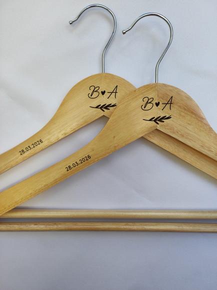 2 Cabides para Casamento Personalizados
