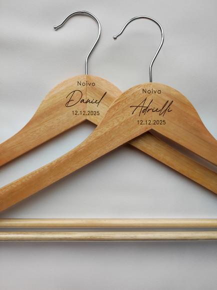 2 Cabides para Casamento Personalizados