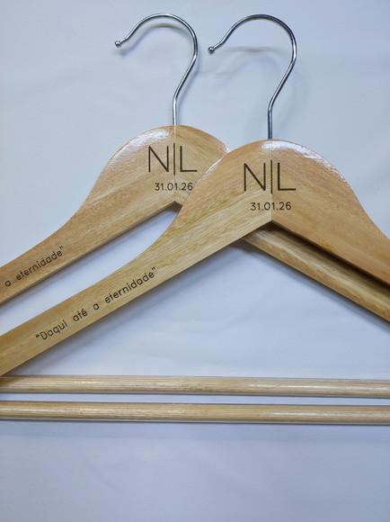 2 Cabides para Casamento Personalizados