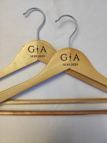 2 Cabides para Casamento Personalizados