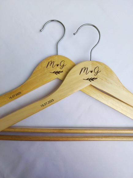 2 Cabides para Casamento Personalizados