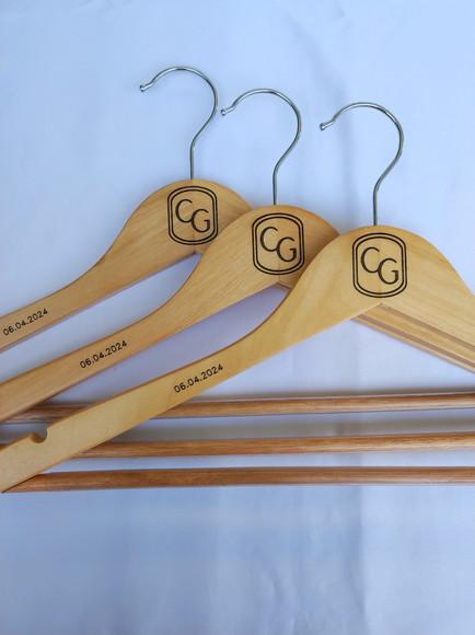 3 Cabides para Casamento Personalizados