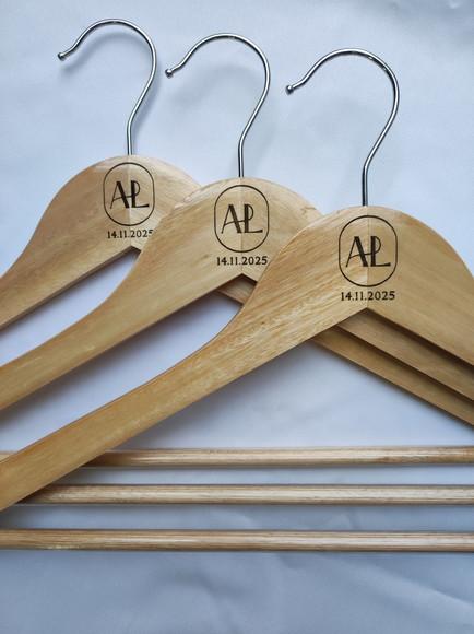 3 Cabides para Casamento Personalizados