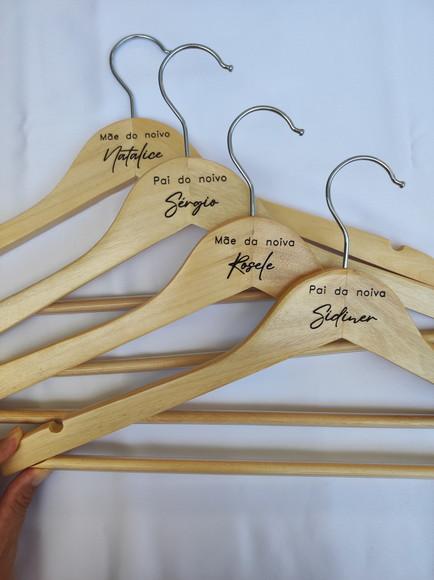 4 Cabides para Casamento Personalizados