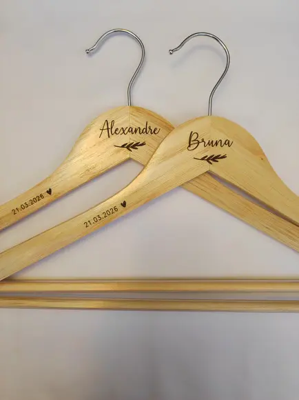 2 Cabides para Casamento Personalizados