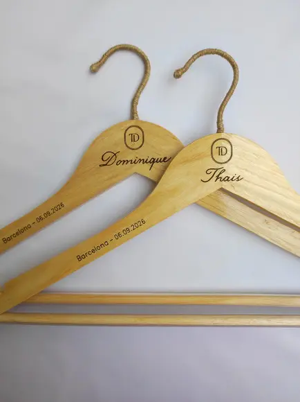 2 Cabides para Casamento Personalizados