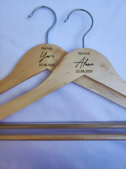 2 Cabides para Casamento Personalizados