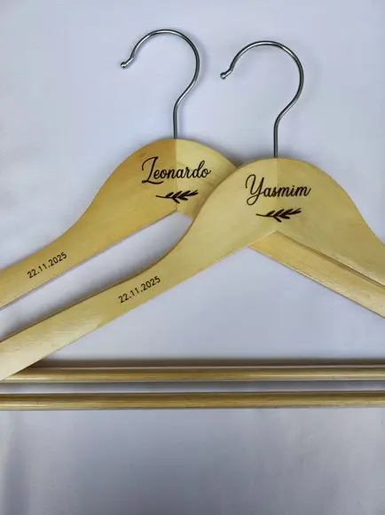2 Cabides para Casamento Personalizados