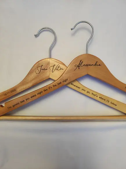 2 Cabides para Casamento Personalizados