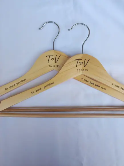 2 Cabides para Casamento Personalizados