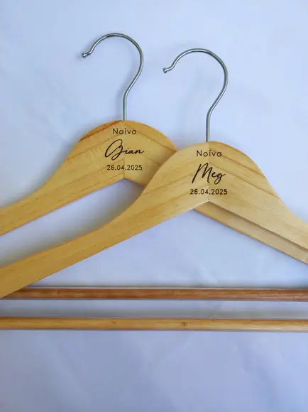 2 Cabides para Casamento Personalizados