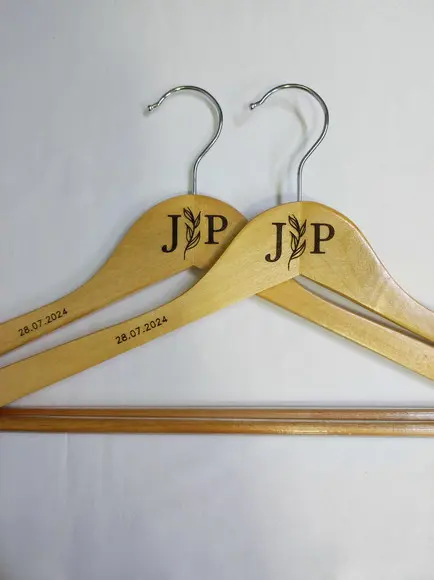 2 Cabides para Casamento Personalizados