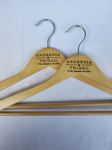 2 Cabides para Casamento Personalizados