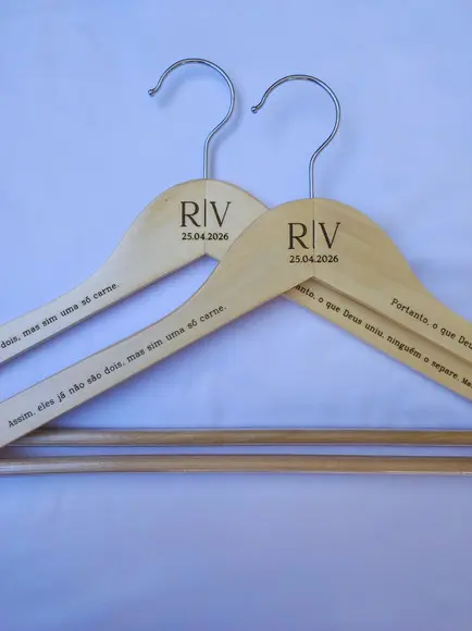 2 Cabides para Casamento Personalizados