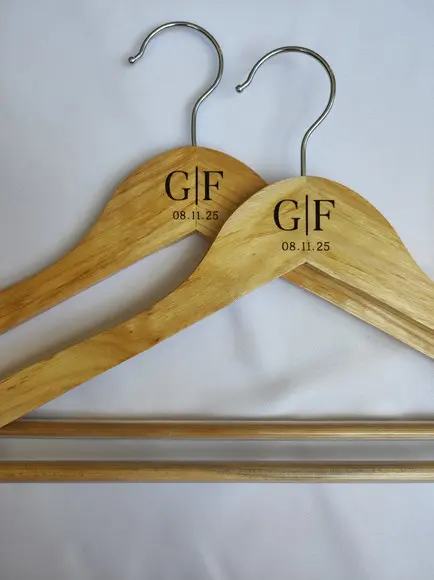 2 Cabides para Casamento Personalizados